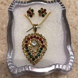 Necklace and earring set!